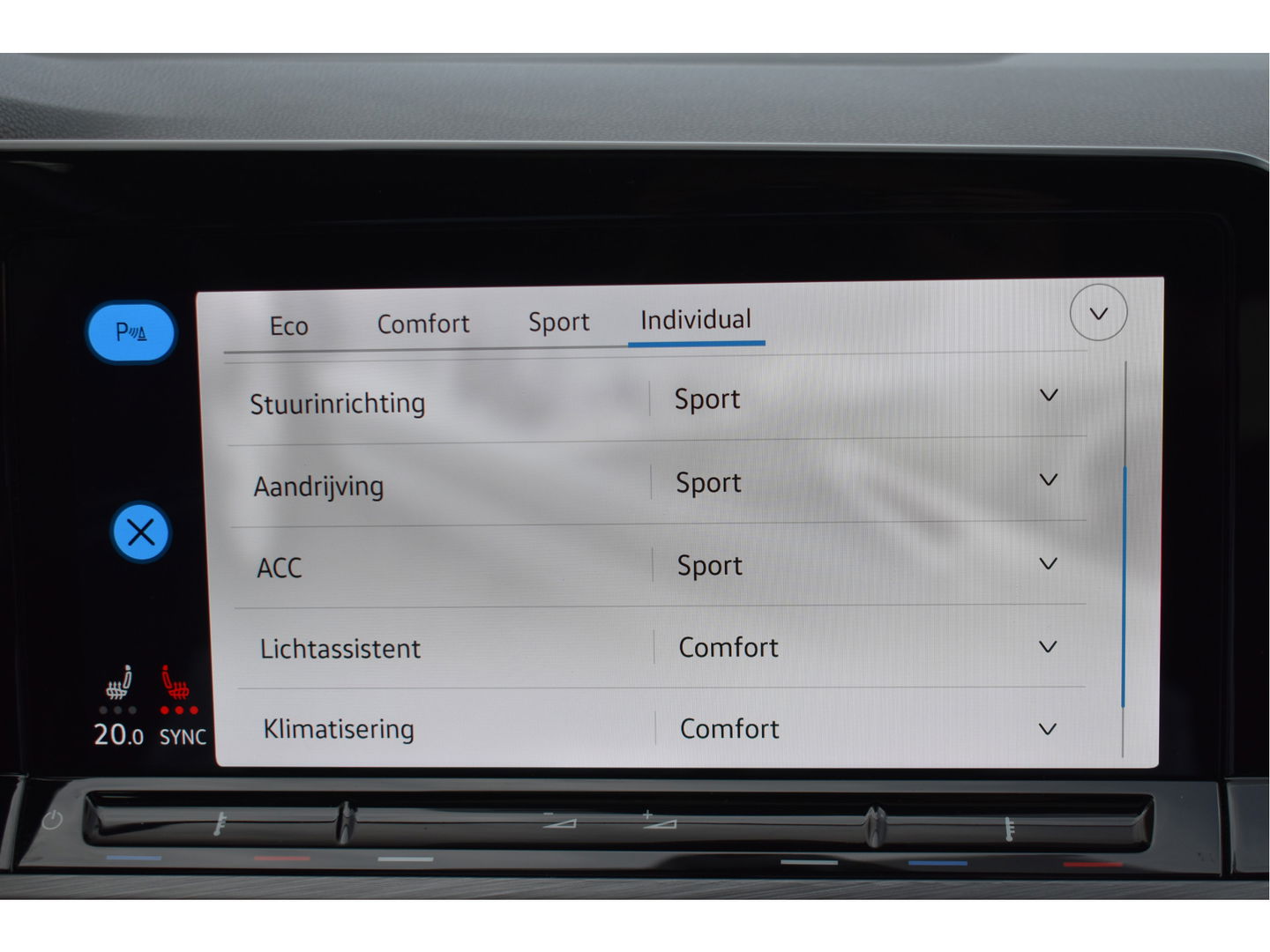Volkswagen Golf 1.5 eTSI 1st Edition | Open dak | Virtual Cockpit | Carplay | Massagestoel | Nav | Adapt.CC | DAB | Full LED | Compleet