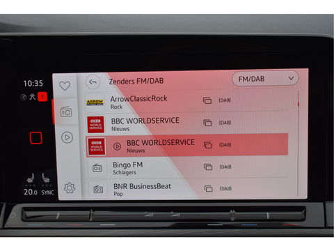 Volkswagen Golf 1.5 eTSI 1st Edition | Open dak | Virtual Cockpit | Carplay | Massagestoel | Nav | Adapt.CC | DAB | Full LED | Compleet
