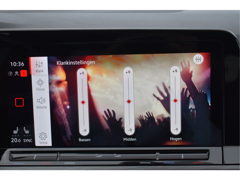 Volkswagen Golf 1.5 eTSI 1st Edition | Open dak | Virtual Cockpit | Carplay | Massagestoel | Nav | Adapt.CC | DAB | Full LED | Compleet