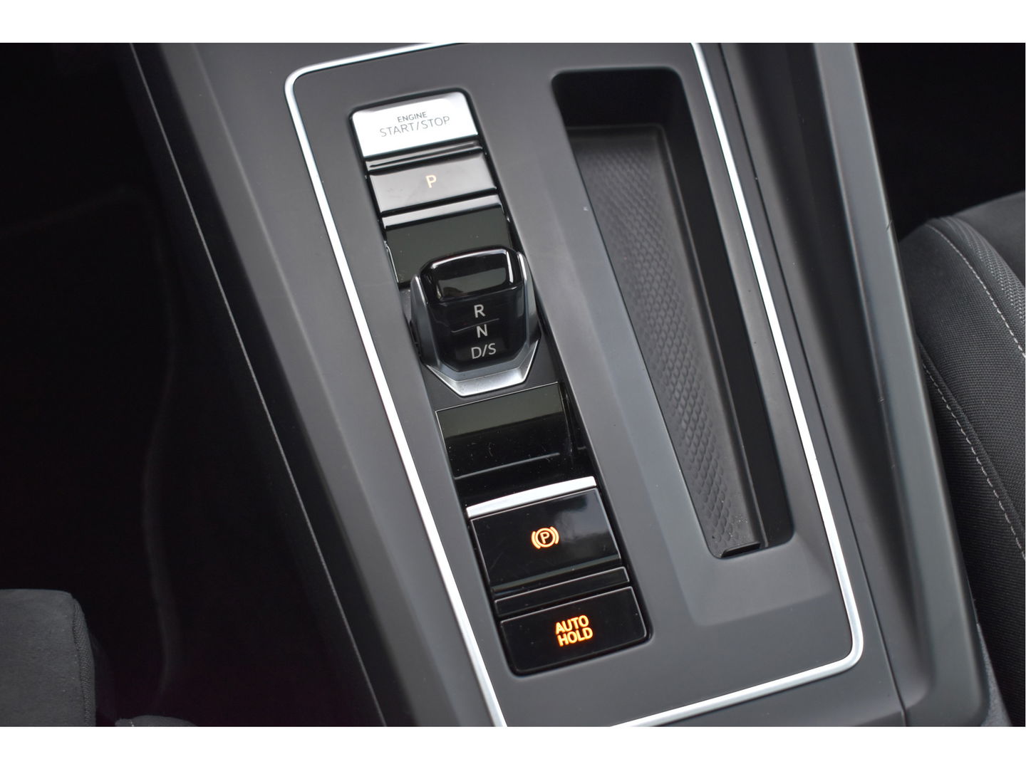 Volkswagen Golf 1.5 eTSI 1st Edition | Open dak | Virtual Cockpit | Carplay | Massagestoel | Nav | Adapt.CC | DAB | Full LED | Compleet