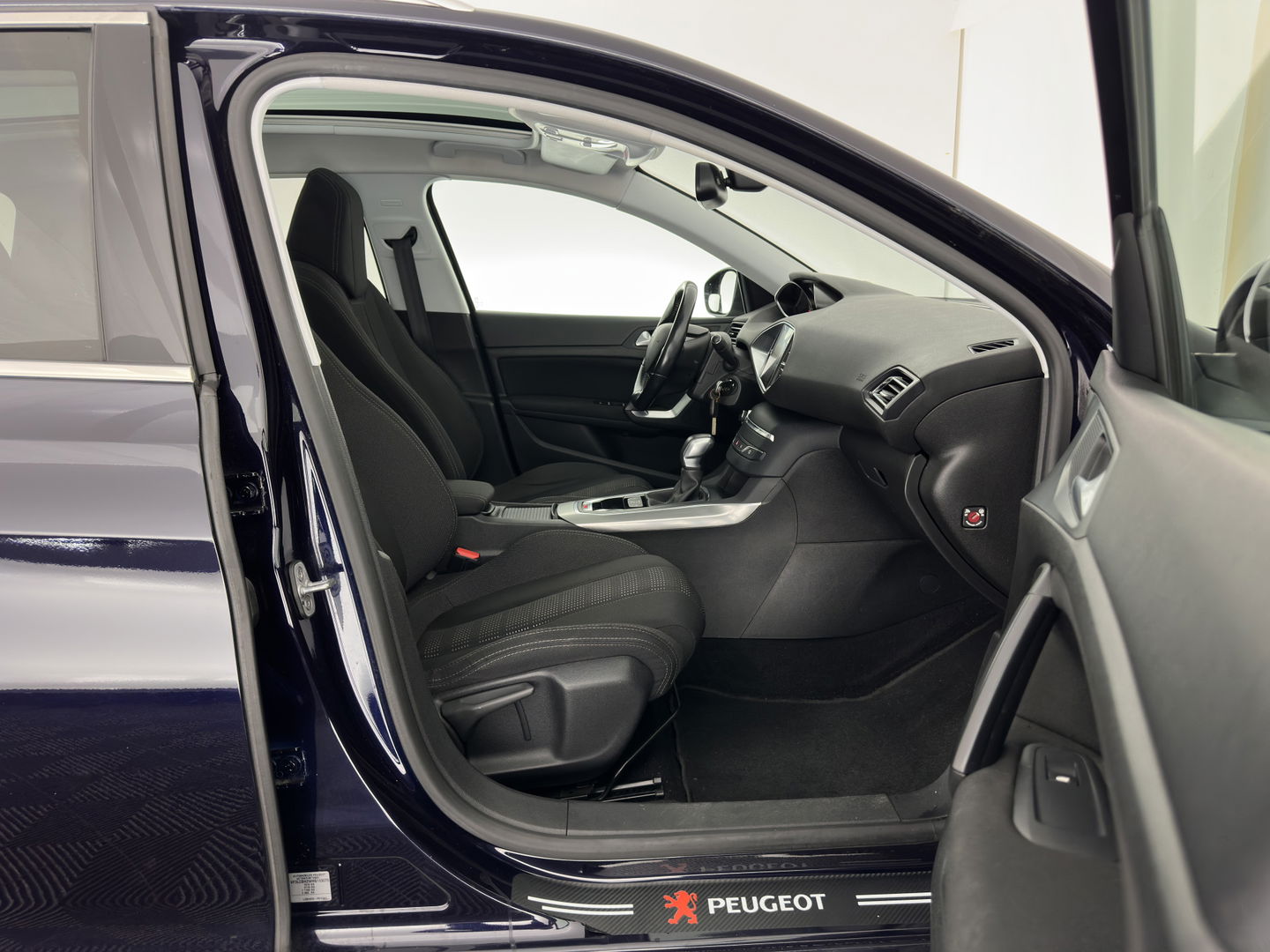 Peugeot 308 SW 1.6 BlueHDI Blue Lease Premium Aut. *PANO | FULL-LED | NAVI-FULLMAP | SPORT-SEATS | PRIVACY-GLASS | ECC | PDC | CRUISE | 16''ALU*