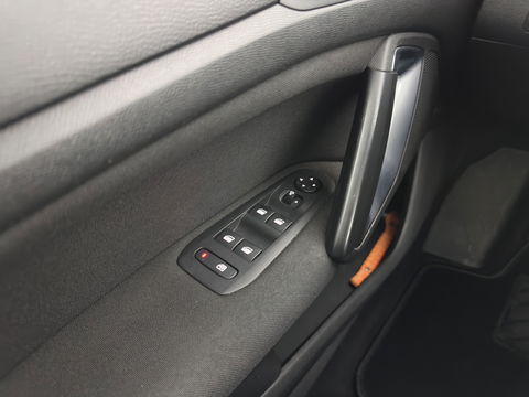 Peugeot 308 SW 1.6 BlueHDI Blue Lease Premium Aut. *PANO | FULL-LED | NAVI-FULLMAP | SPORT-SEATS | PRIVACY-GLASS | ECC | PDC | CRUISE | 16''ALU*