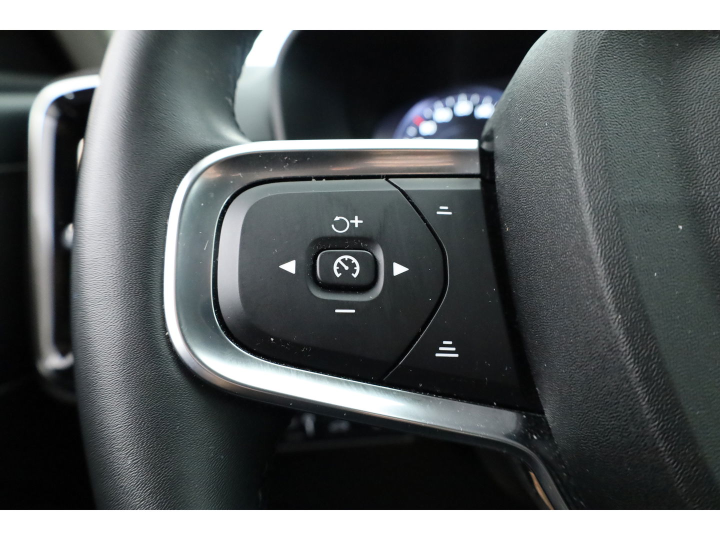 Volvo XC40 T5 Plug-in hybrid Plus Bright | Pilot Assist | Harman Kardon | Leder | 20'' | Camera | Stoel- Stuurverw.