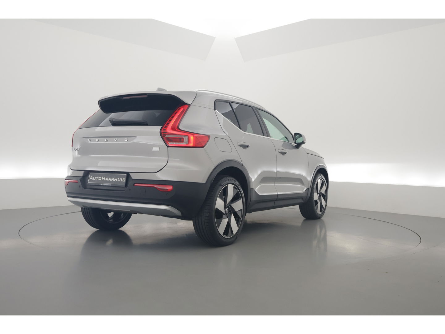 Volvo XC40 T5 Plug-in hybrid Plus Bright | Pilot Assist | Harman Kardon | Leder | 20'' | Camera | Stoel- Stuurverw.