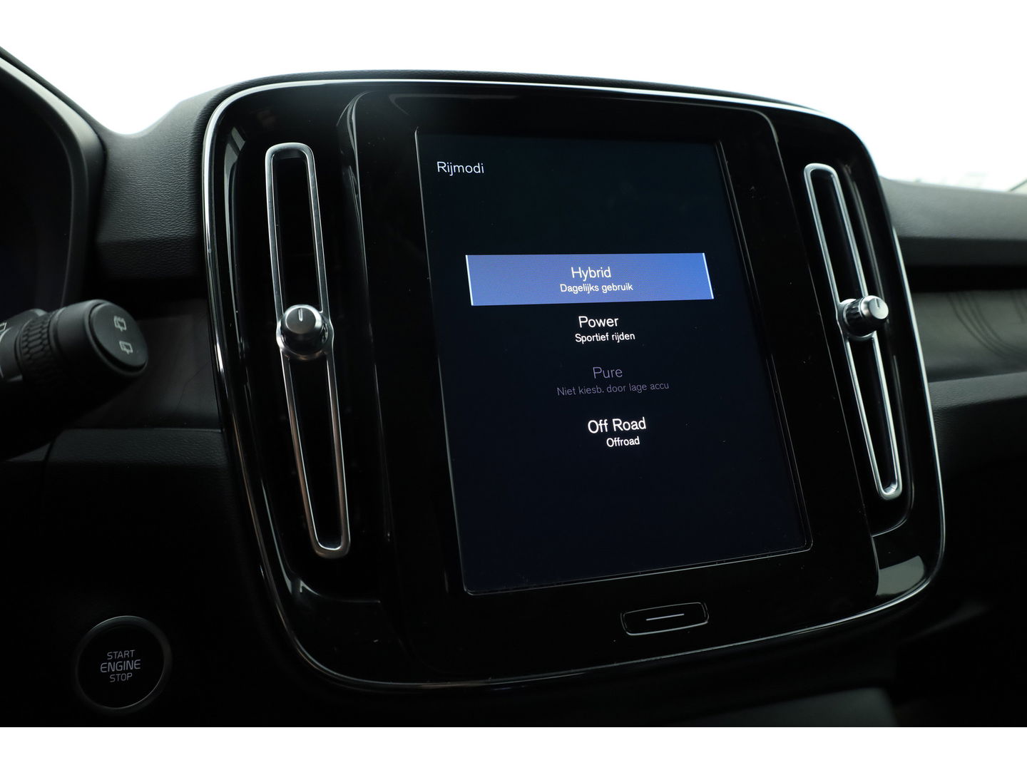 Volvo XC40 T5 Plug-in hybrid Plus Bright | Pilot Assist | Harman Kardon | Leder | 20'' | Camera | Stoel- Stuurverw.