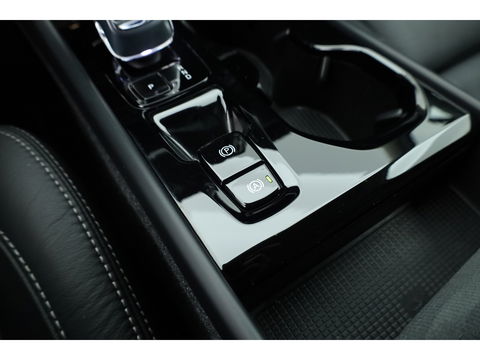 Volvo XC40 T5 Plug-in hybrid Plus Bright | Pilot Assist | Harman Kardon | Leder | 20'' | Camera | Stoel- Stuurverw.