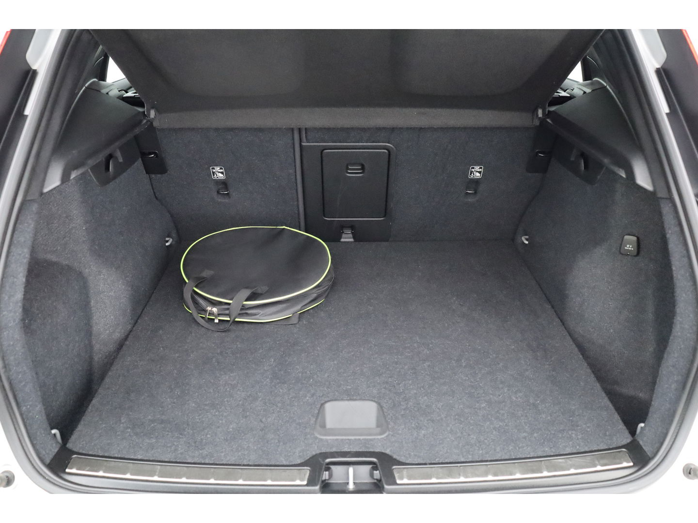 Volvo XC40 T5 Plug-in hybrid Plus Bright | Pilot Assist | Harman Kardon | Leder | 20'' | Camera | Stoel- Stuurverw.