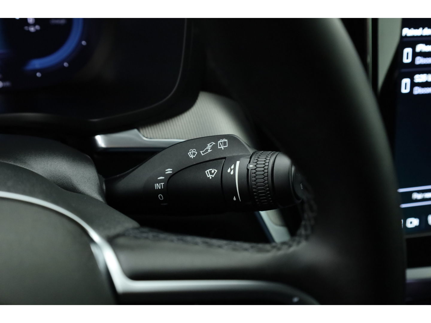 Volvo V60 T6 Plug-in hybrid Plus Dark | Pilot Assist | Harman Kardon | Memory seats | Stoel- Stuurverw.