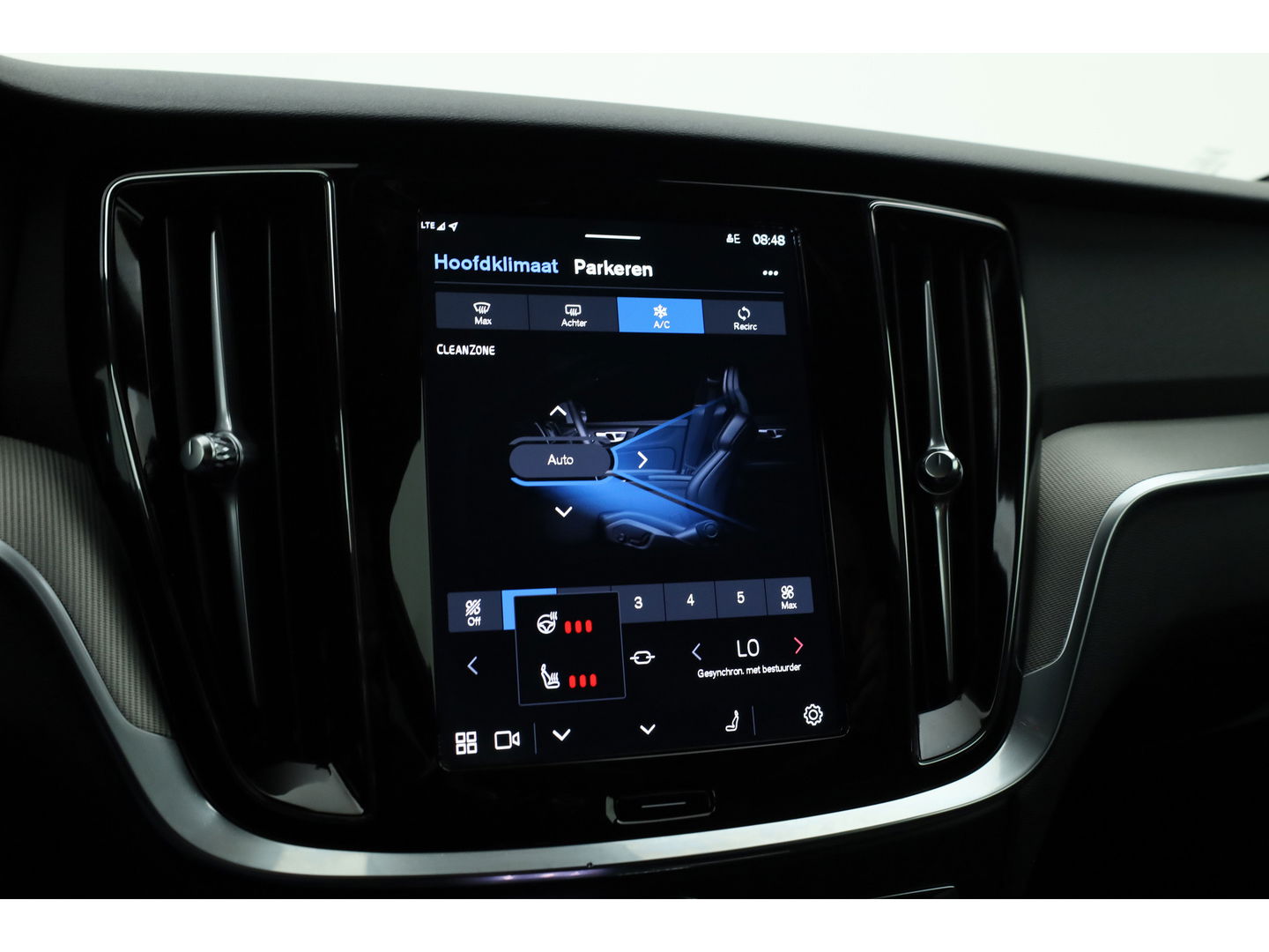 Volvo V60 T6 Plug-in hybrid Plus Dark | Pilot Assist | Harman Kardon | Memory seats | Stoel- Stuurverw.