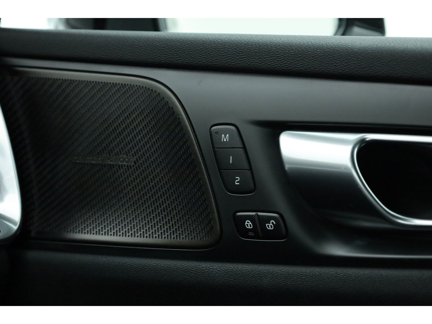 Volvo V60 T6 Plug-in hybrid Plus Dark | Pilot Assist | Harman Kardon | Memory seats | Stoel- Stuurverw.