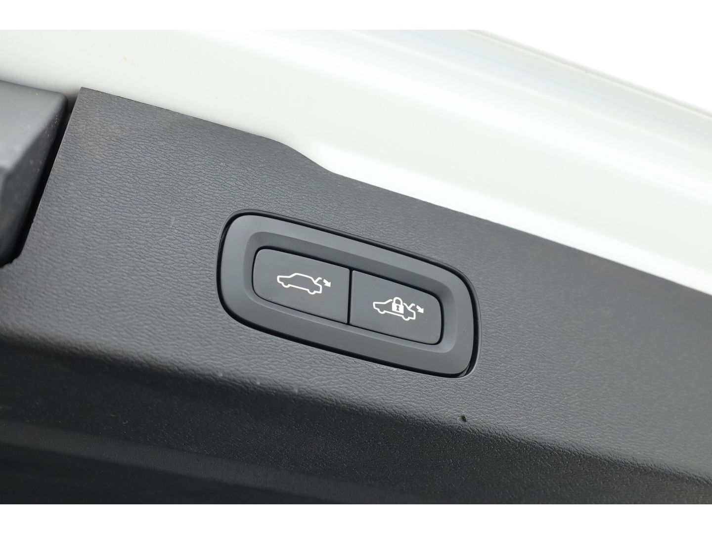 Volvo V60 T6 Plug-in hybrid Plus Dark | Pilot Assist | Harman Kardon | Memory seats | Stoel- Stuurverw.