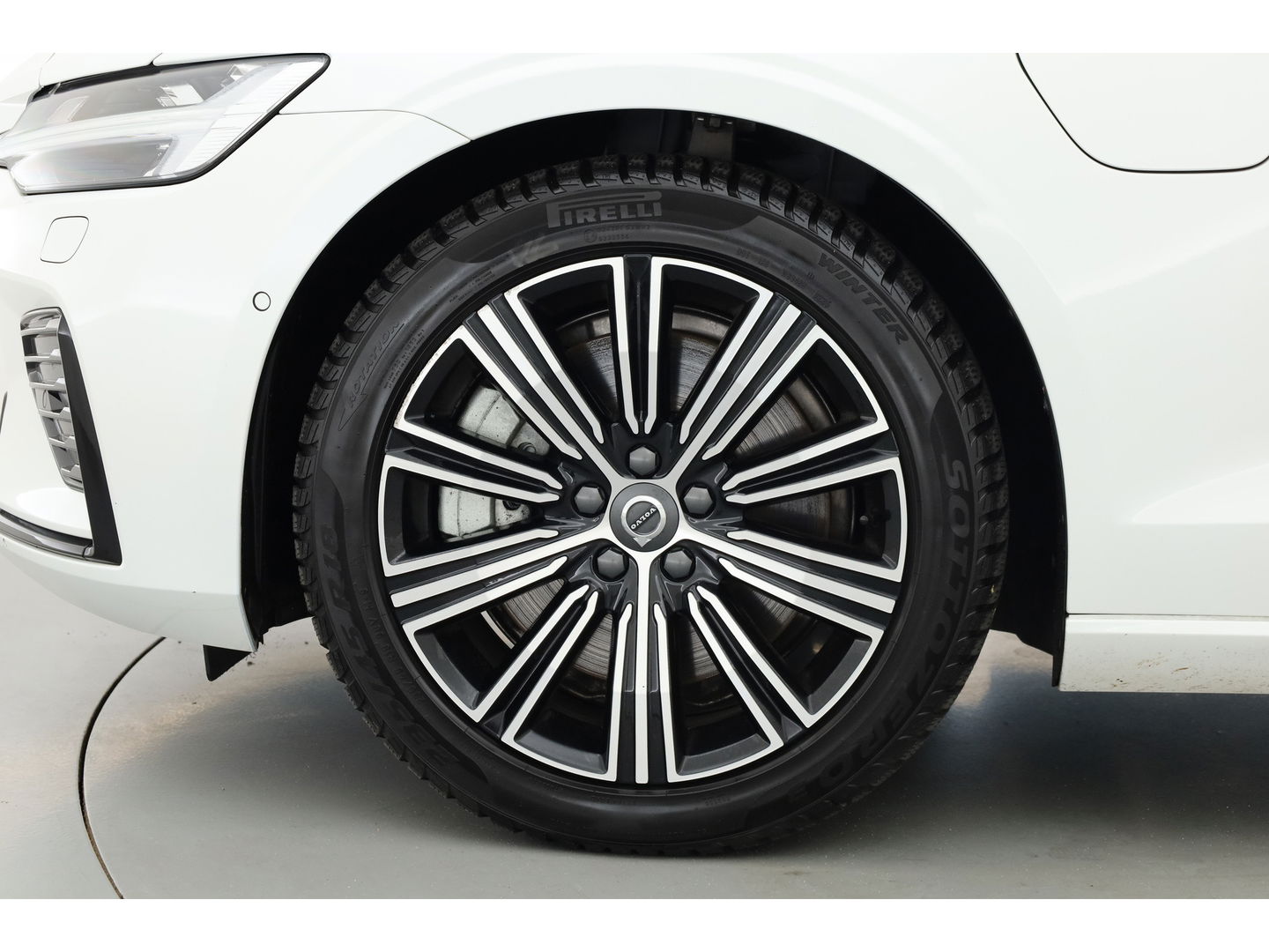 Volvo V60 T6 Plug-in hybrid Plus Dark | Pilot Assist | Harman Kardon | Memory seats | Stoel- Stuurverw.