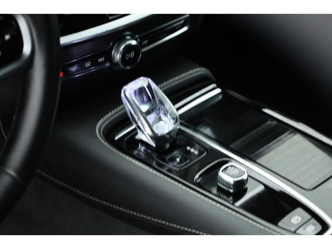 Volvo V60 T6 Plug-in hybrid Plus Dark | Pilot Assist | Harman Kardon | Memory seats | Stoel- Stuurverw.