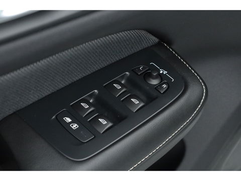 Volvo V60 T6 Plug-in hybrid Plus Dark | Pilot Assist | Harman Kardon | Memory seats | Stoel- Stuurverw.