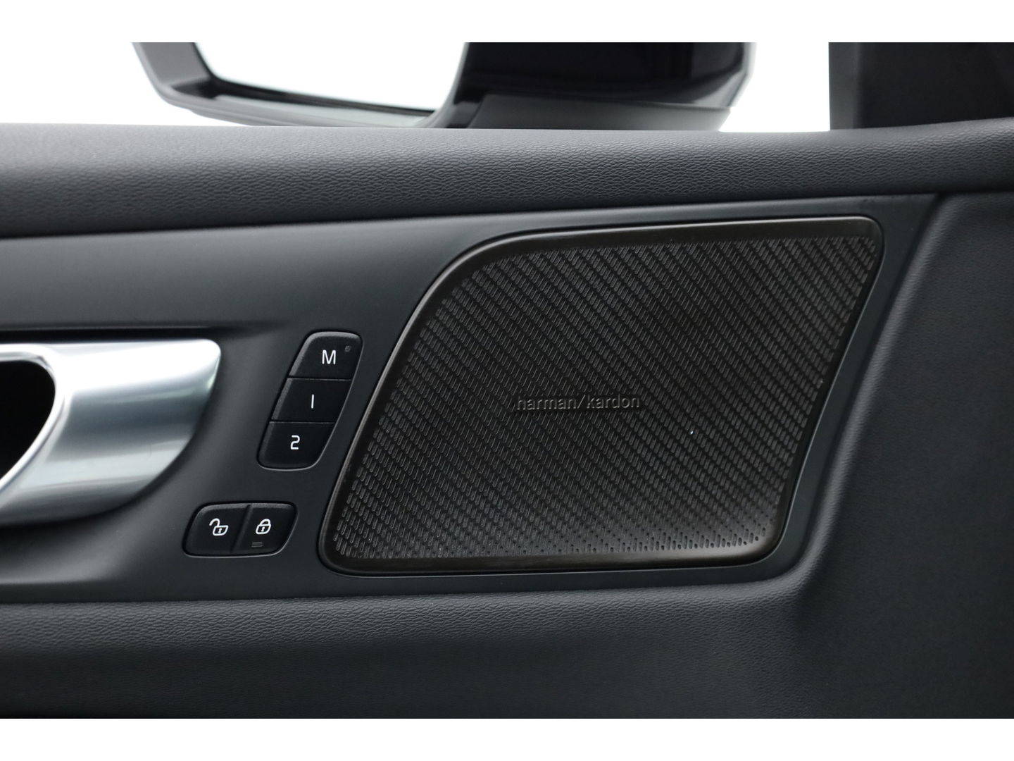 Volvo V60 T6 Plug-in hybrid Plus Dark | Pilot Assist | Harman Kardon | Memory seats | Stoel- Stuurverw.