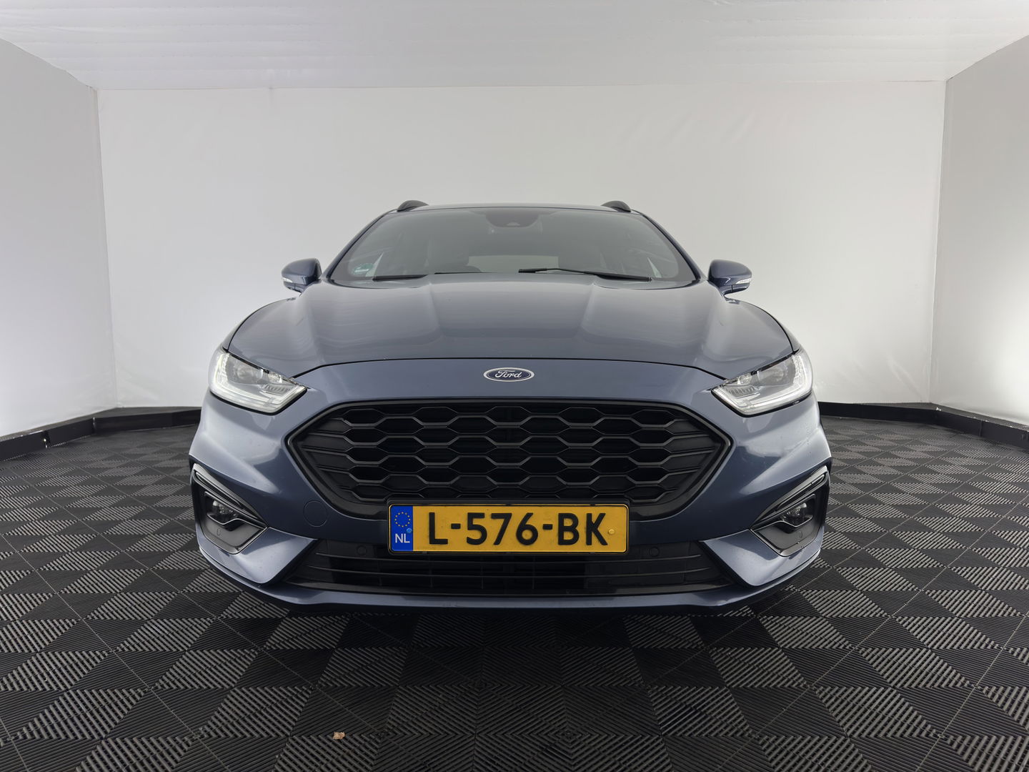 Ford Mondeo Wagon 2.0 IVCT HEV ST-Line (INCL.BTW) *LEATHER-MICROFIBRE | ADAPTIVE-CRUISE | FULL-LED | MEMORY-PACK | BLIND-SPOT | HEATED-COMFORTSEATS | CAMERA | KEYLESS | DAB+ | NAVI-FULLMAP | 18''ALU | TOWBAR*