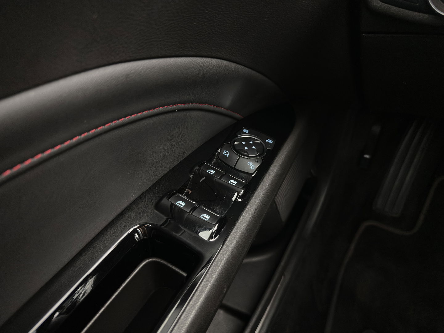 Ford Mondeo Wagon 2.0 IVCT HEV ST-Line (INCL.BTW) *LEATHER-MICROFIBRE | ADAPTIVE-CRUISE | FULL-LED | MEMORY-PACK | BLIND-SPOT | HEATED-COMFORTSEATS | CAMERA | KEYLESS | DAB+ | NAVI-FULLMAP | 18''ALU | TOWBAR*