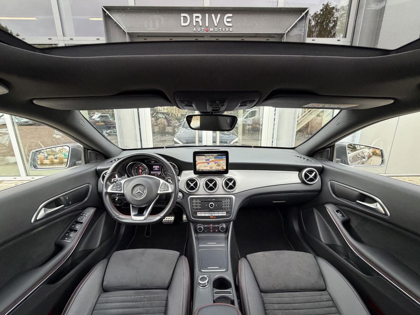 Mercedes-Benz CLA-Klasse Shooting Brake 180 Bus. Solution AMG Night|Pano|Trekhaak|Cam