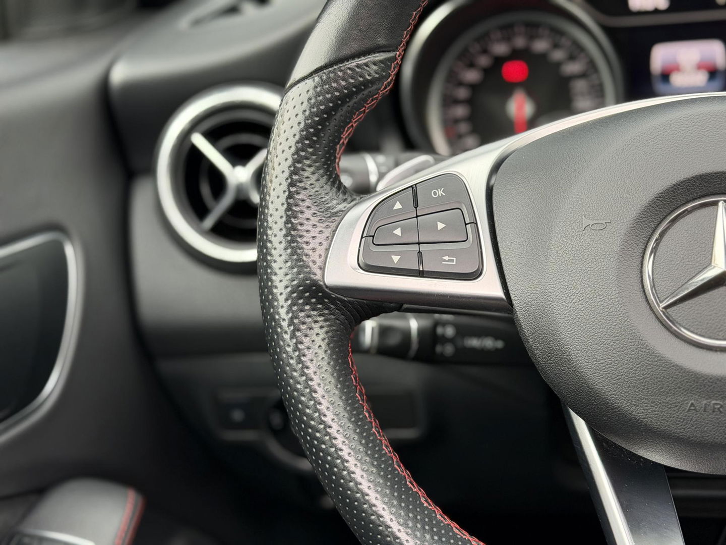 Mercedes-Benz CLA-Klasse Shooting Brake 180 Bus. Solution AMG Night|Pano|Trekhaak|Cam