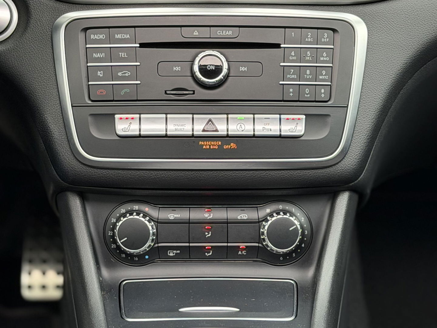 Mercedes-Benz CLA-Klasse Shooting Brake 180 Bus. Solution AMG Night|Pano|Trekhaak|Cam