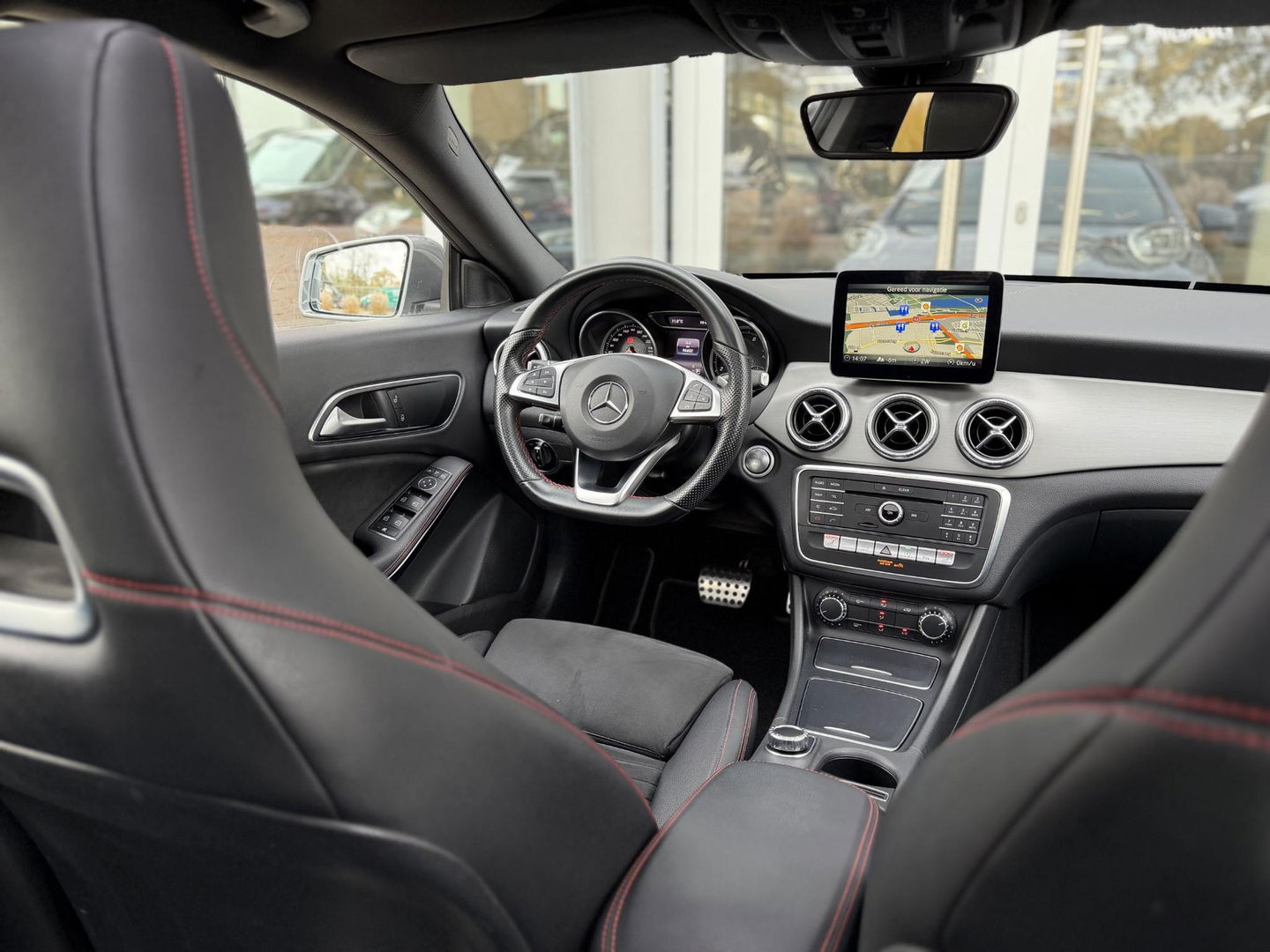 Mercedes-Benz CLA-Klasse Shooting Brake 180 Bus. Solution AMG Night|Pano|Trekhaak|Cam