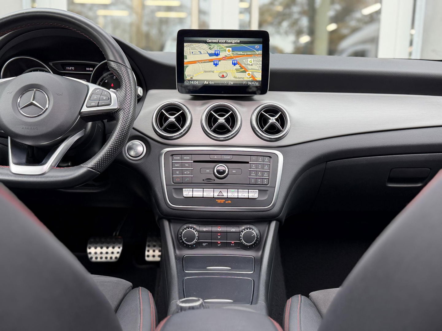 Mercedes-Benz CLA-Klasse Shooting Brake 180 Bus. Solution AMG Night|Pano|Trekhaak|Cam