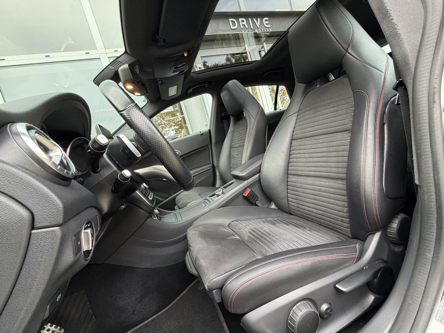 Mercedes-Benz CLA-Klasse Shooting Brake 180 Bus. Solution AMG Night|Pano|Trekhaak|Cam