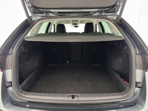 Škoda Octavia Combi 1.5 TSI First Edition *FULL-LED | DIGI-COCKPIT | ADAPTIVE-CRUISE | LANE-ASSIST | HEATED-COMFORTSEATS | KEYLESS | AMBIENT-LIGHT | DAB+ | PRIVACY-GLASS | NAVI-FULLMAP | 18''ALU | TOWBAR*