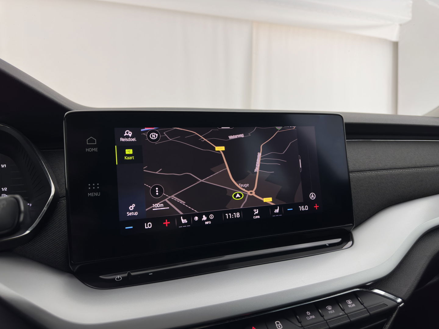 Škoda Octavia Combi 1.5 TSI First Edition *FULL-LED | DIGI-COCKPIT | ADAPTIVE-CRUISE | LANE-ASSIST | HEATED-COMFORTSEATS | KEYLESS | AMBIENT-LIGHT | DAB+ | PRIVACY-GLASS | NAVI-FULLMAP | 18''ALU | TOWBAR*