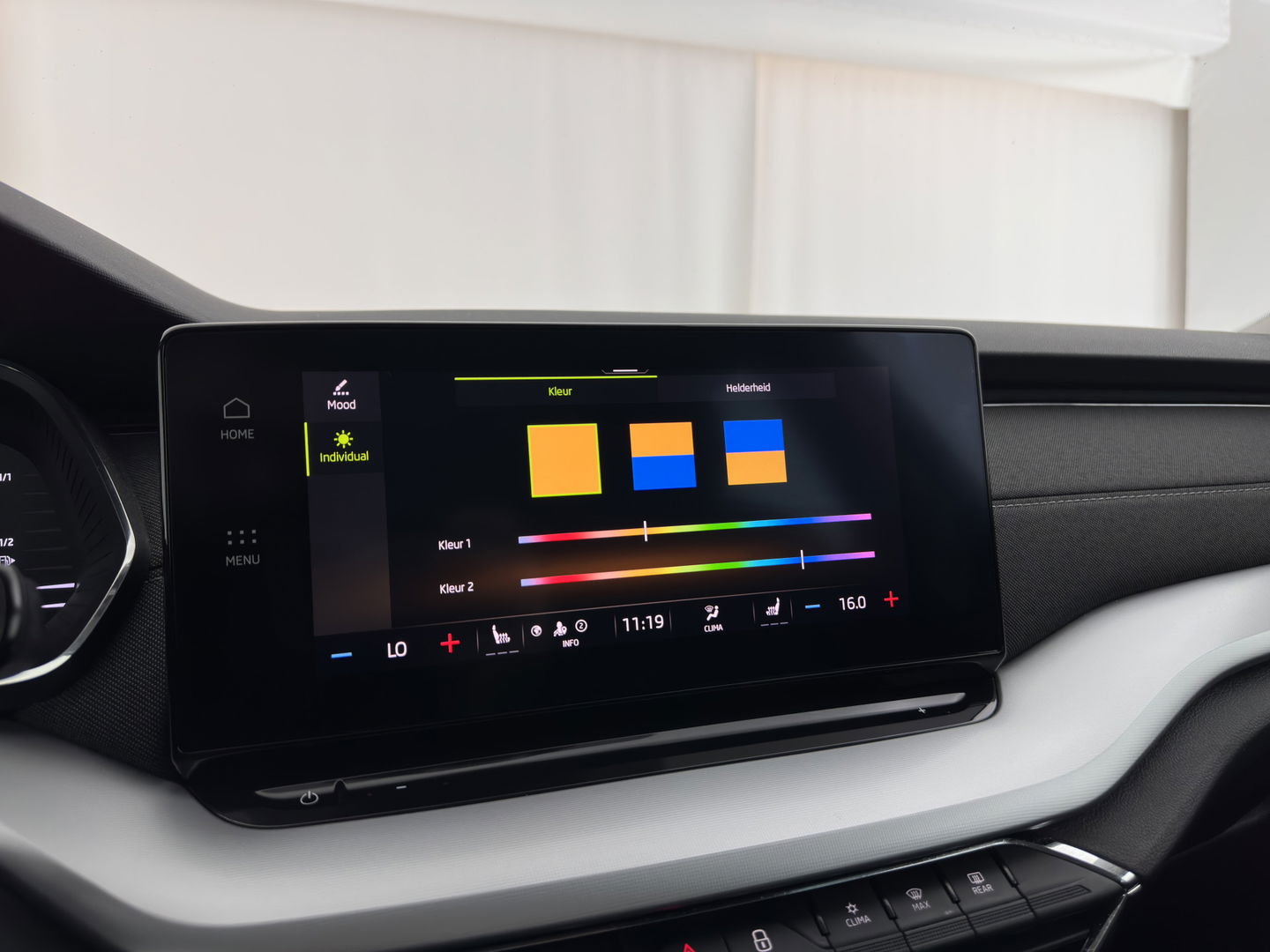 Škoda Octavia Combi 1.5 TSI First Edition *FULL-LED | DIGI-COCKPIT | ADAPTIVE-CRUISE | LANE-ASSIST | HEATED-COMFORTSEATS | KEYLESS | AMBIENT-LIGHT | DAB+ | PRIVACY-GLASS | NAVI-FULLMAP | 18''ALU | TOWBAR*