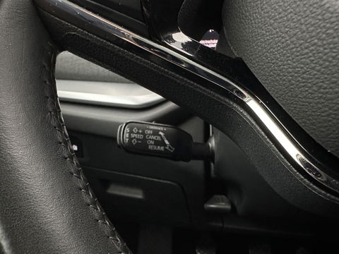 Škoda Octavia Combi 1.5 TSI First Edition *FULL-LED | DIGI-COCKPIT | ADAPTIVE-CRUISE | LANE-ASSIST | HEATED-COMFORTSEATS | KEYLESS | AMBIENT-LIGHT | DAB+ | PRIVACY-GLASS | NAVI-FULLMAP | 18''ALU | TOWBAR*