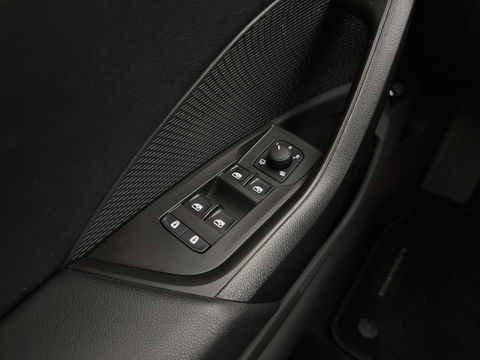 Škoda Octavia Combi 1.5 TSI First Edition *FULL-LED | DIGI-COCKPIT | ADAPTIVE-CRUISE | LANE-ASSIST | HEATED-COMFORTSEATS | KEYLESS | AMBIENT-LIGHT | DAB+ | PRIVACY-GLASS | NAVI-FULLMAP | 18''ALU | TOWBAR*