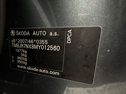 Škoda Octavia Combi 1.5 TSI First Edition *FULL-LED | DIGI-COCKPIT | ADAPTIVE-CRUISE | LANE-ASSIST | HEATED-COMFORTSEATS | KEYLESS | AMBIENT-LIGHT | DAB+ | PRIVACY-GLASS | NAVI-FULLMAP | 18''ALU | TOWBAR*