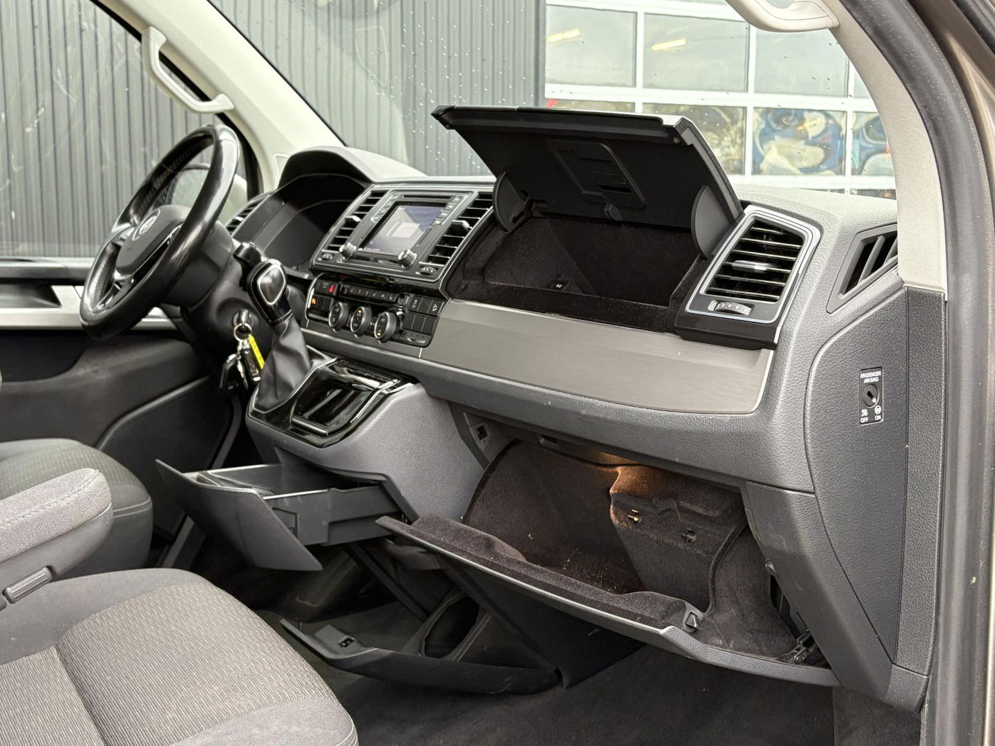 Volkswagen Transporter Multivan 2.0 TDI L2H1 DC 4Motion Multivan | STANDKACHEL | 2x SCHUIFD | STOELVERWARMING | SOFT CLOSE | Transporter