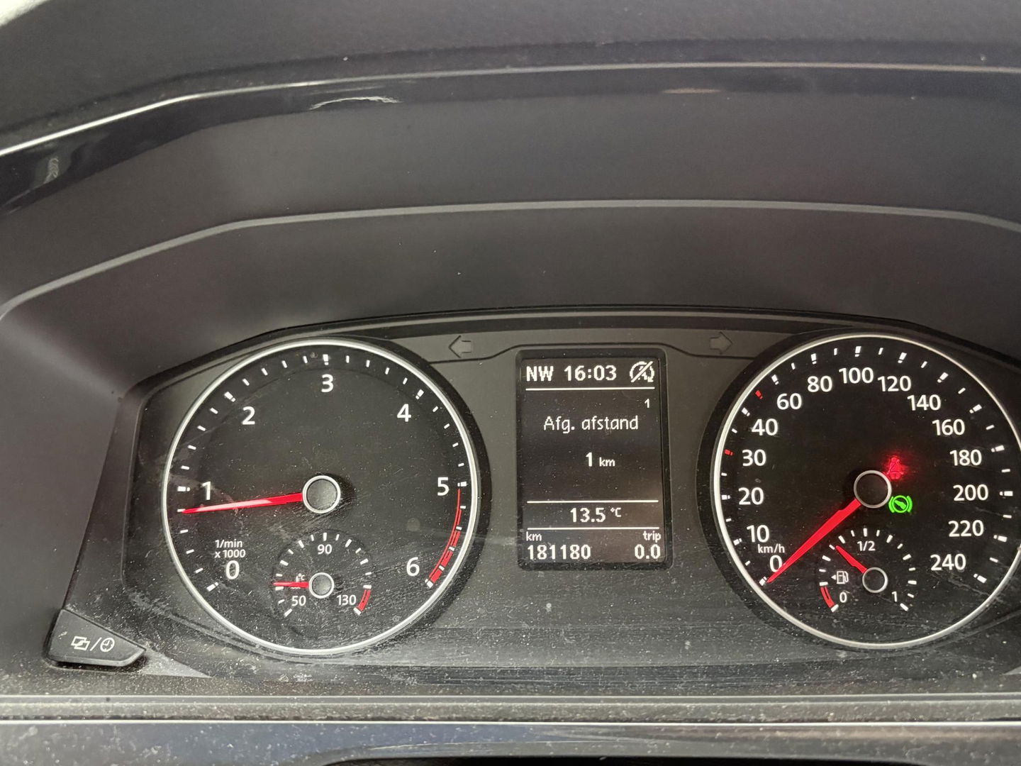 Volkswagen Transporter Multivan 2.0 TDI L2H1 DC 4Motion Multivan ** NET BINNEN ** STANDKACHEL | 2x SCHUIFD | STOELVERWARMING | SOFT CLOSE | Transporter