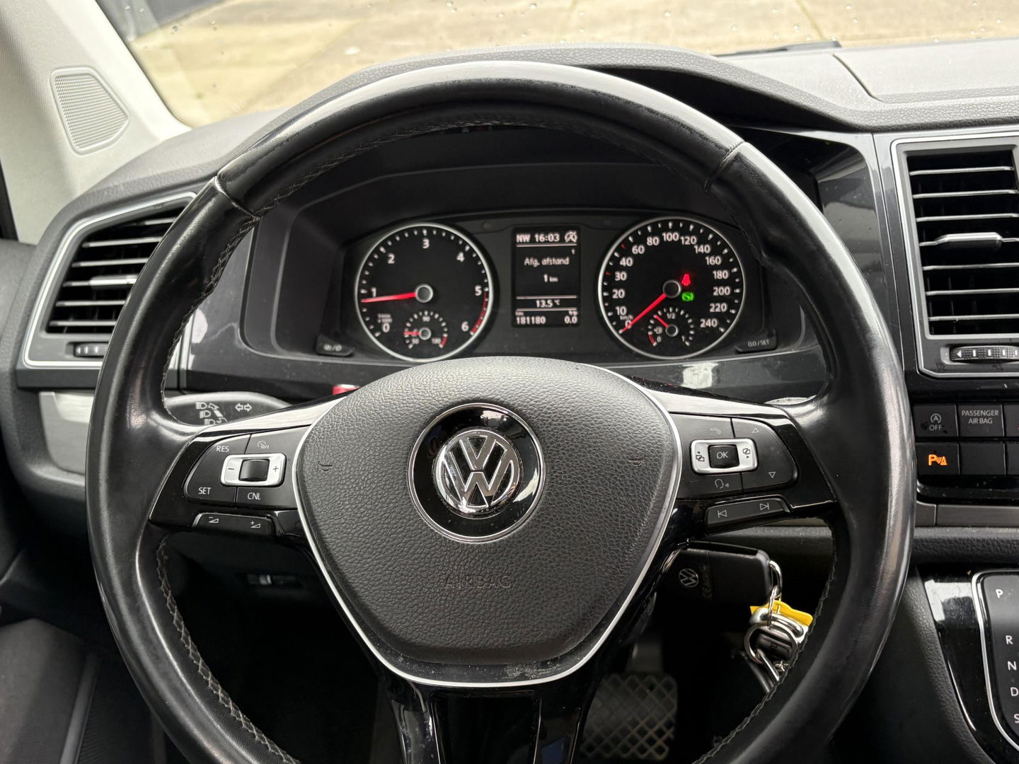 Volkswagen Transporter Multivan 2.0 TDI L2H1 DC 4Motion Multivan | STANDKACHEL | 2x SCHUIFD | STOELVERWARMING | SOFT CLOSE | Transporter