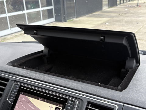 Volkswagen Transporter Multivan 2.0 TDI L2H1 DC 4Motion Multivan ** NET BINNEN ** STANDKACHEL | 2x SCHUIFD | STOELVERWARMING | SOFT CLOSE | Transporter