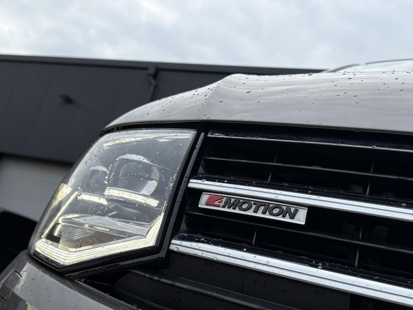 Volkswagen Transporter Multivan 2.0 TDI L2H1 DC 4Motion Multivan ** NET BINNEN ** STANDKACHEL | 2x SCHUIFD | STOELVERWARMING | SOFT CLOSE | Transporter