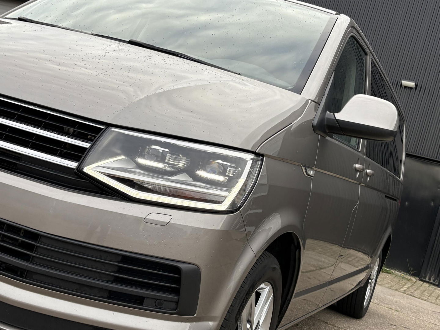 Volkswagen Transporter Multivan 2.0 TDI L2H1 DC 4Motion Multivan ** NET BINNEN ** STANDKACHEL | 2x SCHUIFD | STOELVERWARMING | SOFT CLOSE | Transporter