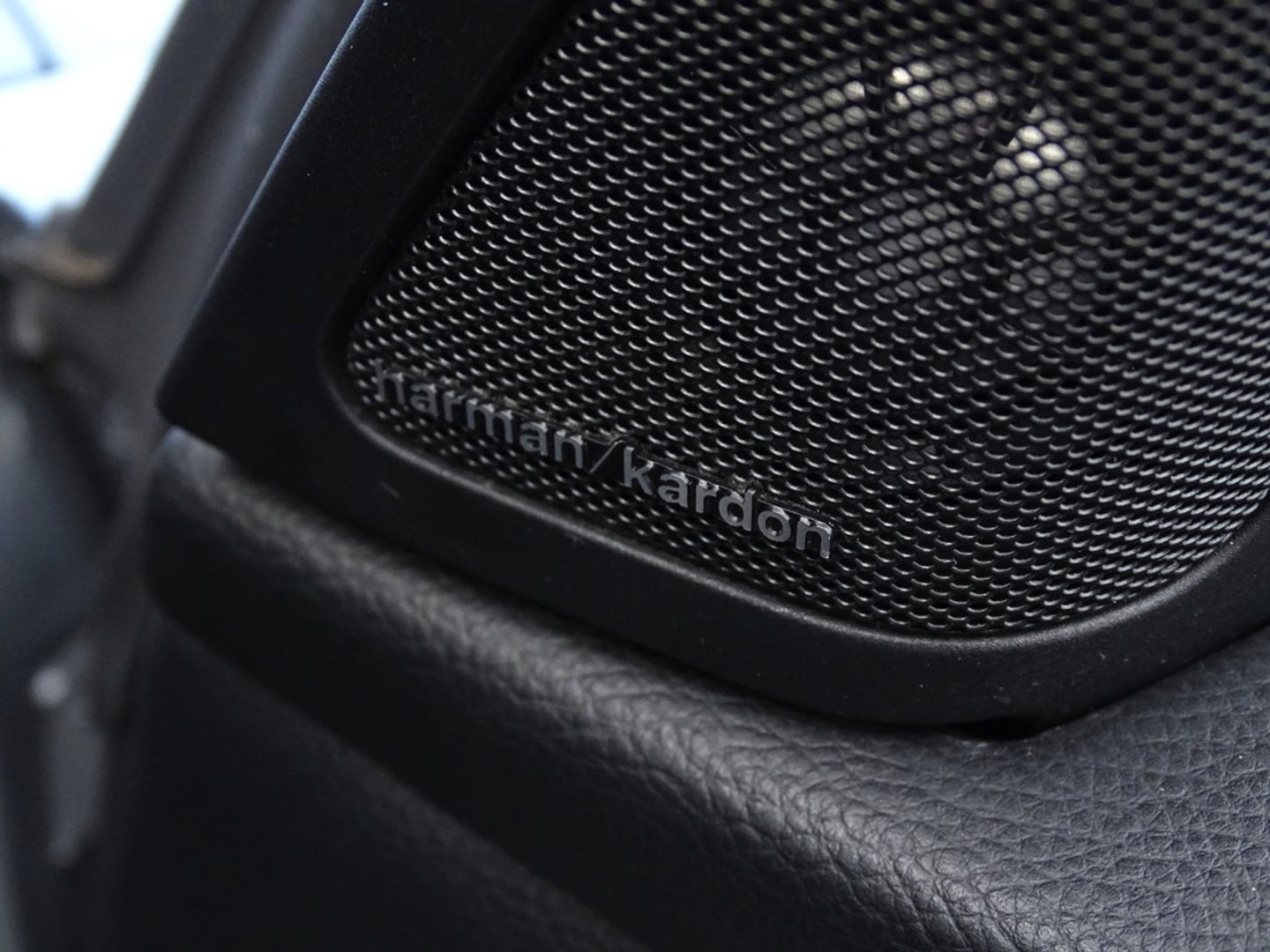 BMW 3-serie 335i 306PK+ DCT / High Executive / LCI / Harman Kardon / LED