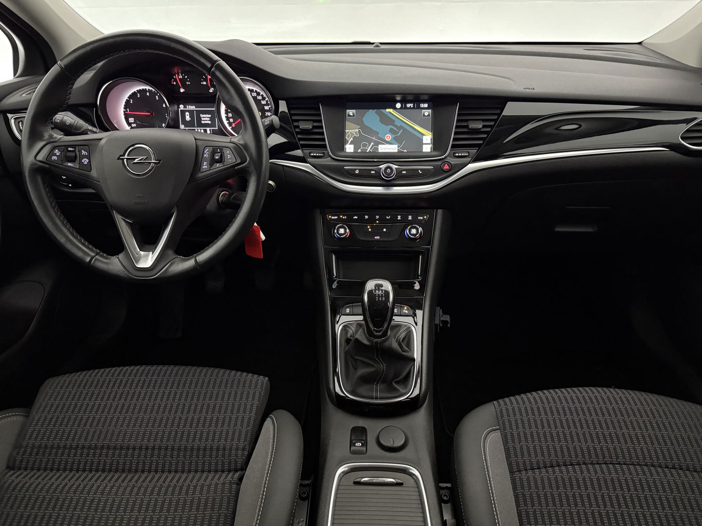 Opel Astra Sports Tourer 1.2 Design & Tech | Camera | Carplay | Trekh. | Cruise | Parkeersens. | Navi | NAP