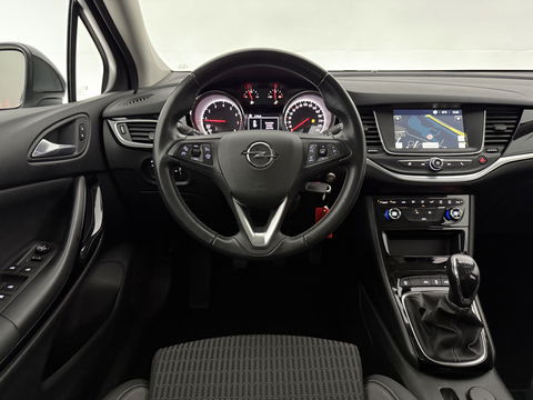 Opel Astra Sports Tourer 1.2 Design & Tech | Camera | Carplay | Trekh. | Cruise | Parkeersens. | Navi | NAP