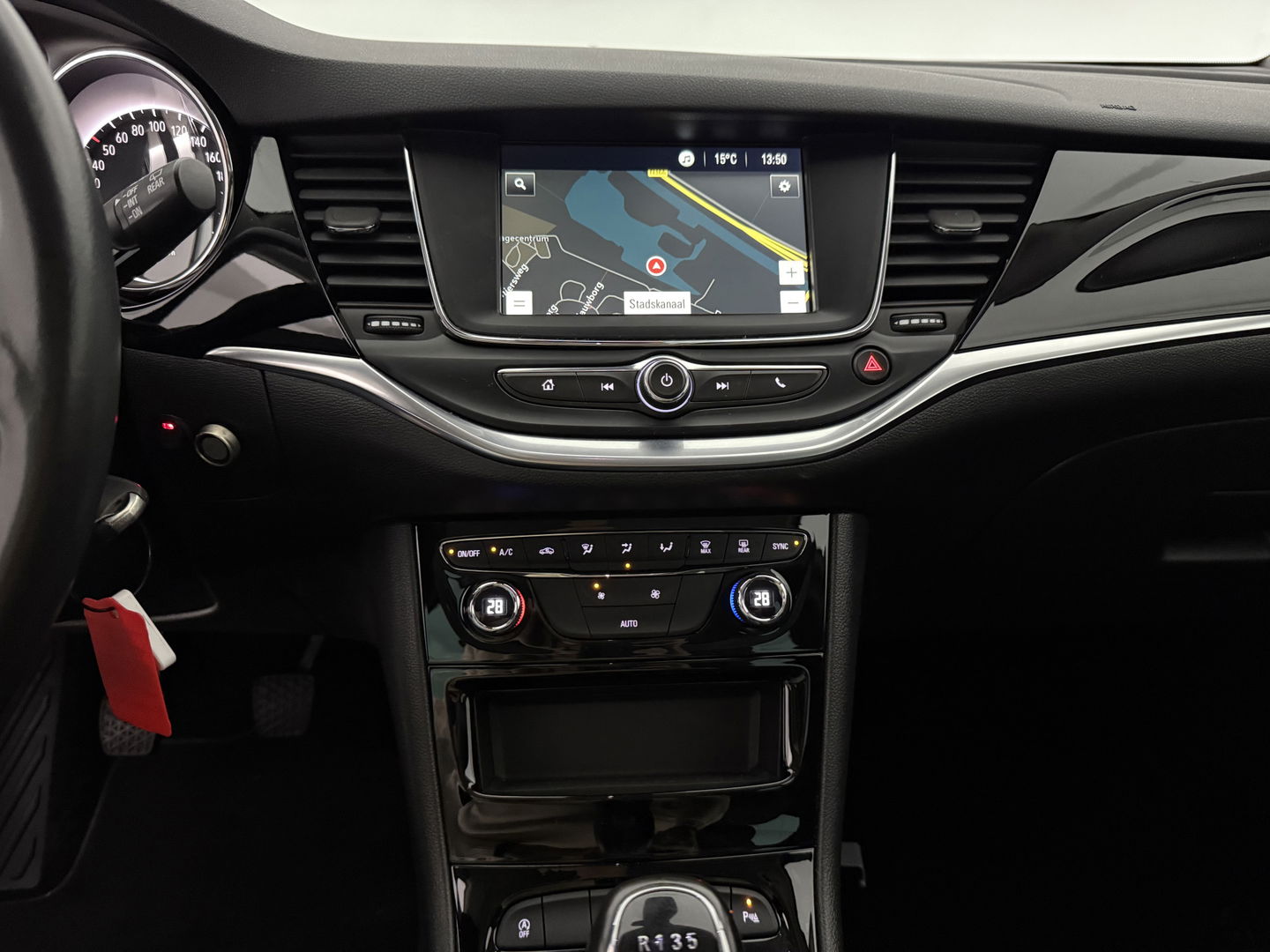 Opel Astra Sports Tourer 1.2 Design & Tech | Camera | Carplay | Trekh. | Cruise | Parkeersens. | Navi | NAP