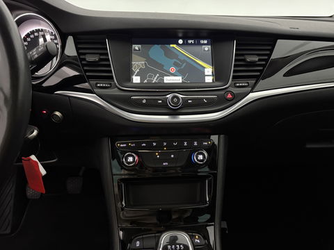 Opel Astra Sports Tourer 1.2 Design & Tech | Camera | Carplay | Trekh. | Cruise | Parkeersens. | Navi | NAP