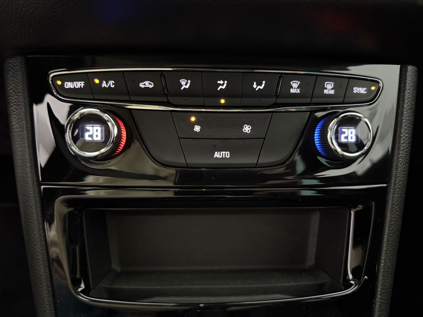 Opel Astra Sports Tourer 1.2 Design & Tech | Camera | Carplay | Trekh. | Cruise | Parkeersens. | Navi | NAP