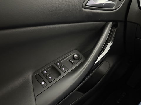 Opel Astra Sports Tourer 1.2 Design & Tech | Camera | Carplay | Trekh. | Cruise | Parkeersens. | Navi | NAP