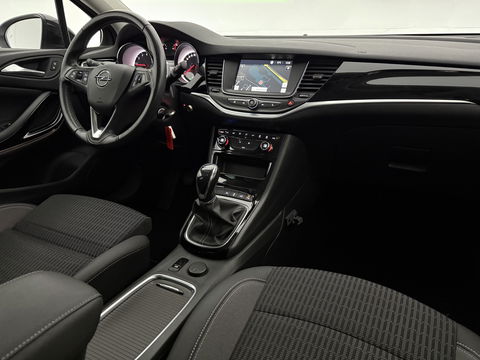 Opel Astra Sports Tourer 1.2 Design & Tech | Camera | Carplay | Trekh. | Cruise | Parkeersens. | Navi | NAP