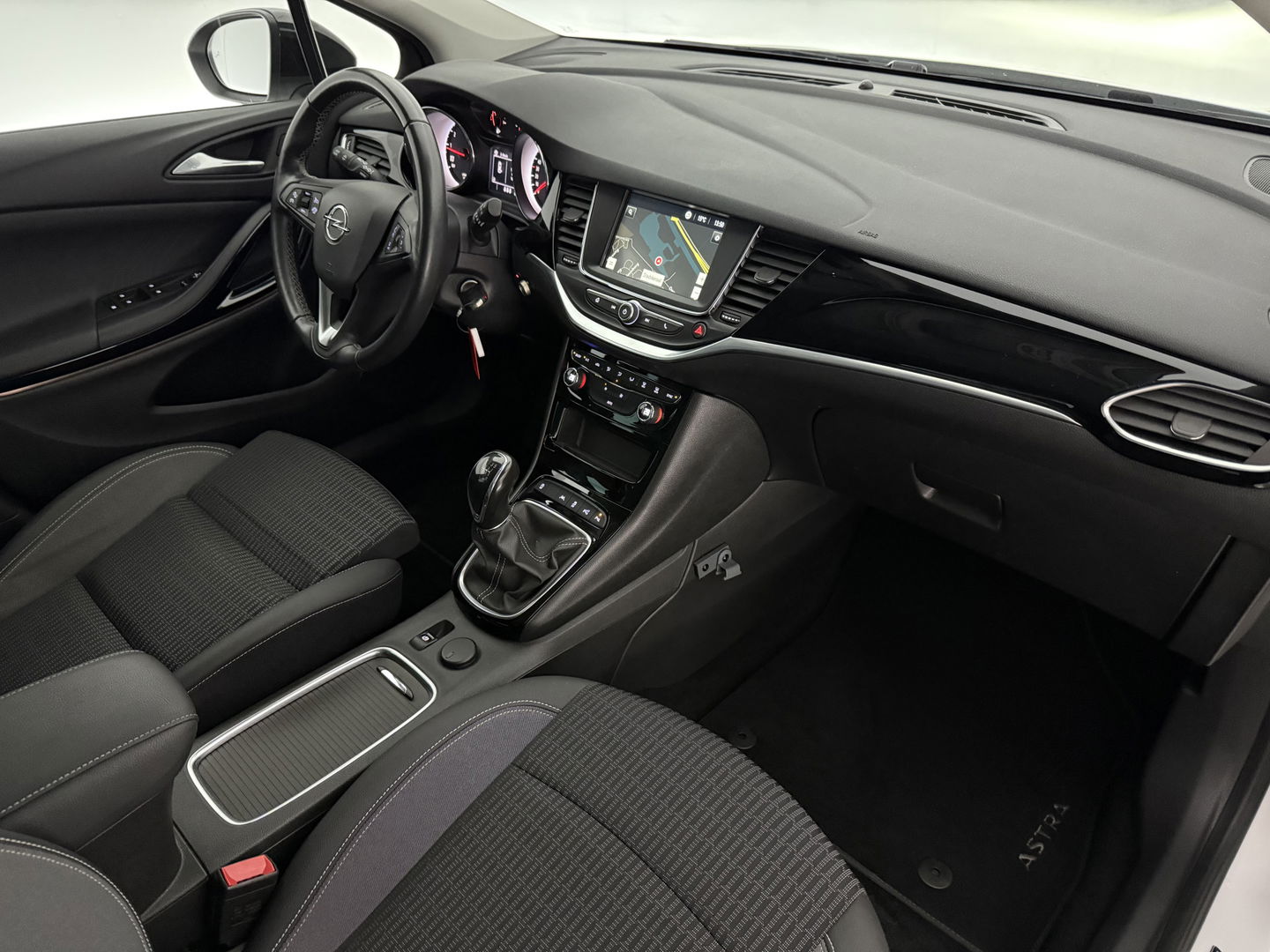 Opel Astra Sports Tourer 1.2 Design & Tech | Camera | Carplay | Trekh. | Cruise | Parkeersens. | Navi | NAP