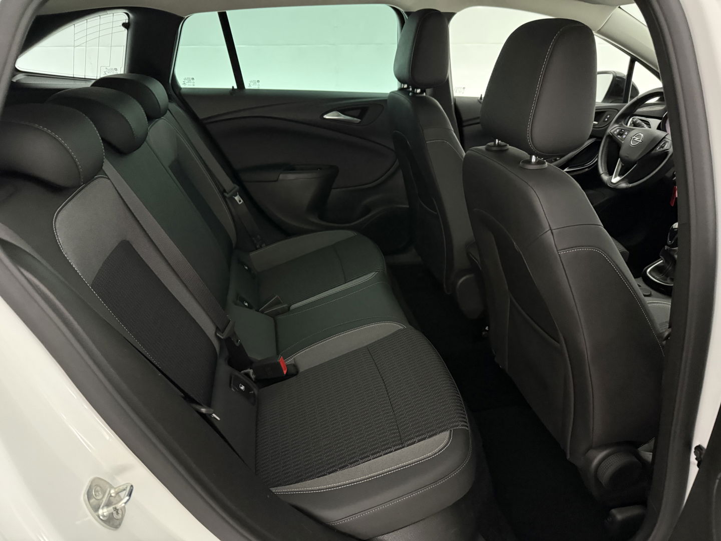 Opel Astra Sports Tourer 1.2 Design & Tech | Camera | Carplay | Trekh. | Cruise | Parkeersens. | Navi | NAP