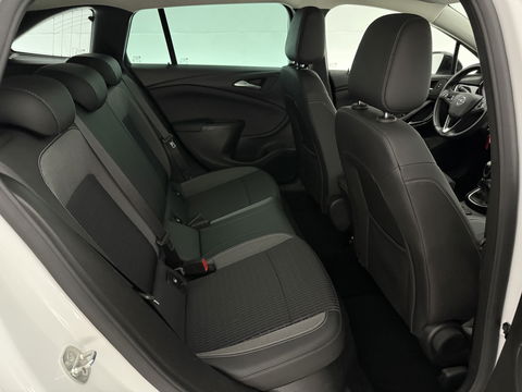 Opel Astra Sports Tourer 1.2 Design & Tech | Camera | Carplay | Trekh. | Cruise | Parkeersens. | Navi | NAP